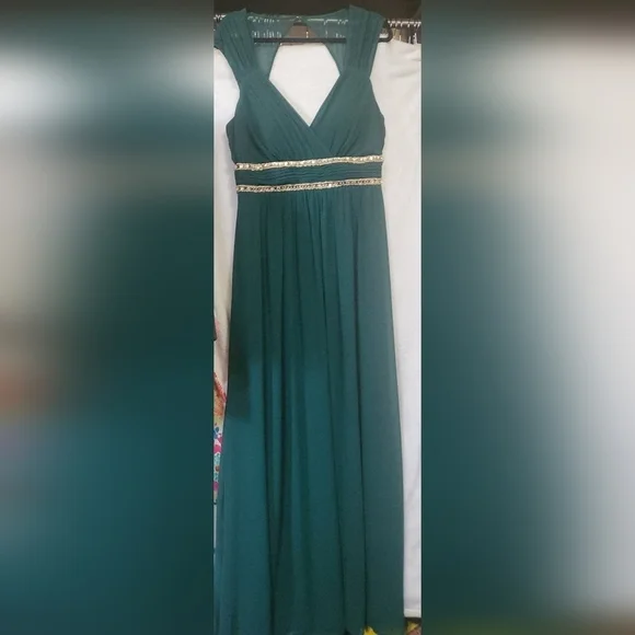 Ever-Pretty Women's Chiffon V Neck Cap Sleeve Backless Gown in Deep Green - Picture 2 of 8